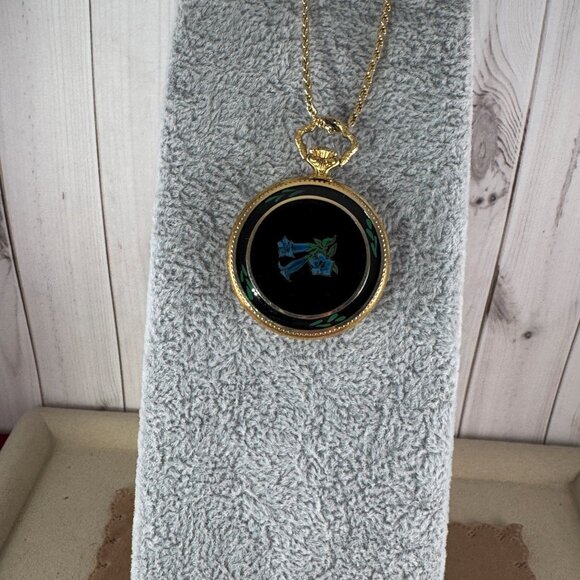 Vintage Racine 1940's-50's Swiss 17 Jewel Pendant or Necklace Watch - Picture 5 of 7